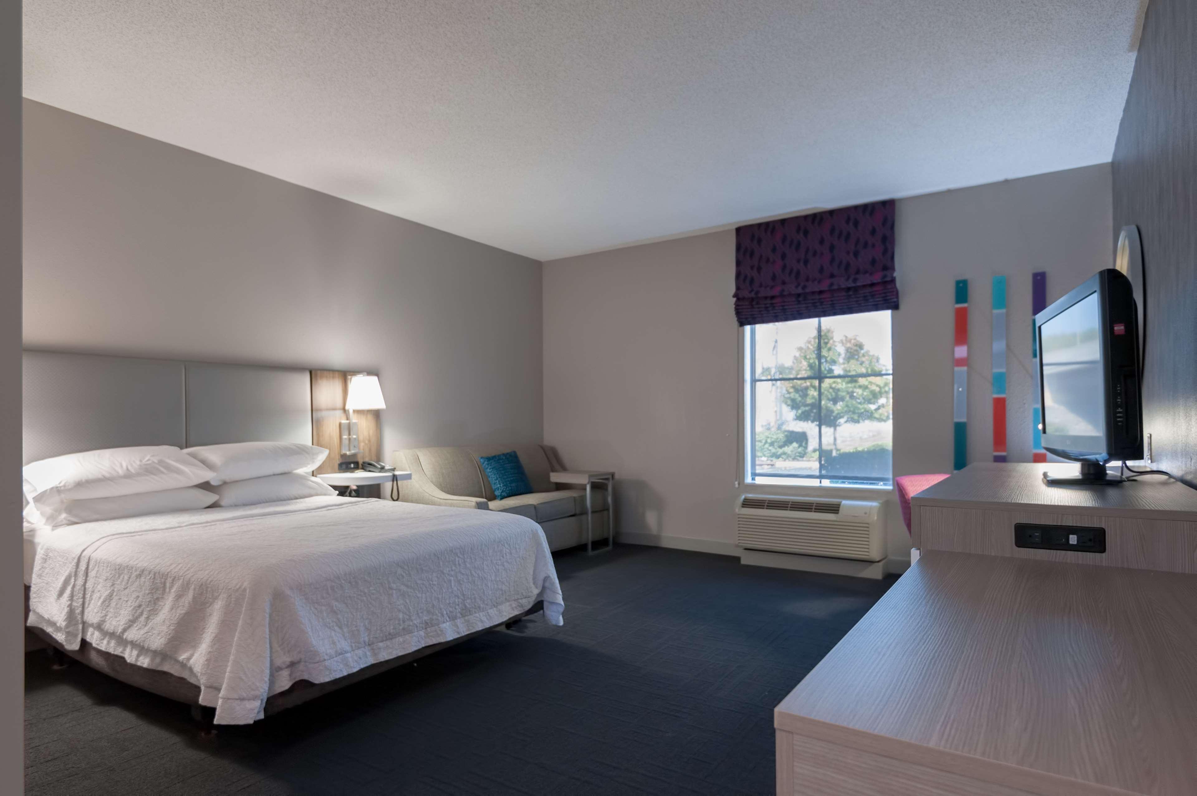 Hampton Inn East Windsor Exterior photo