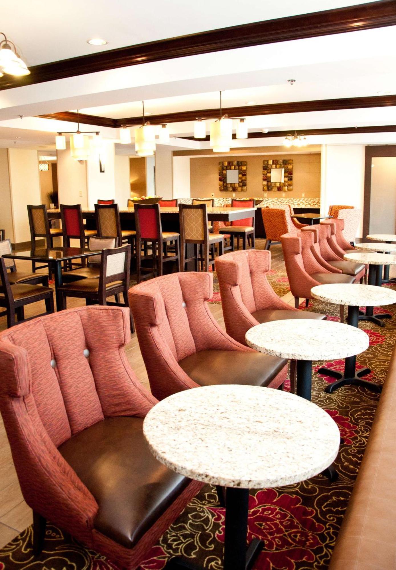 Hampton Inn East Windsor Exterior photo