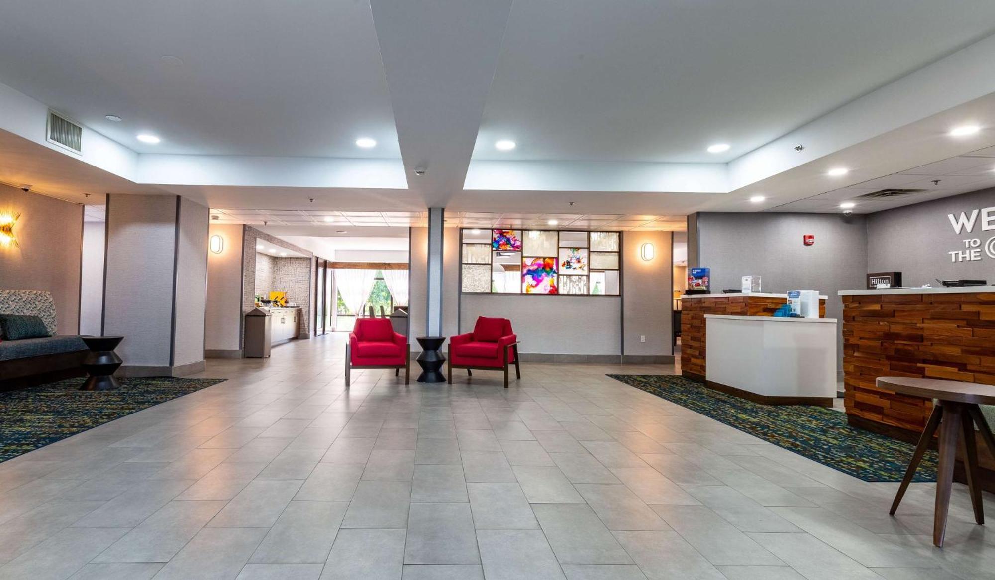 Hampton Inn East Windsor Exterior photo