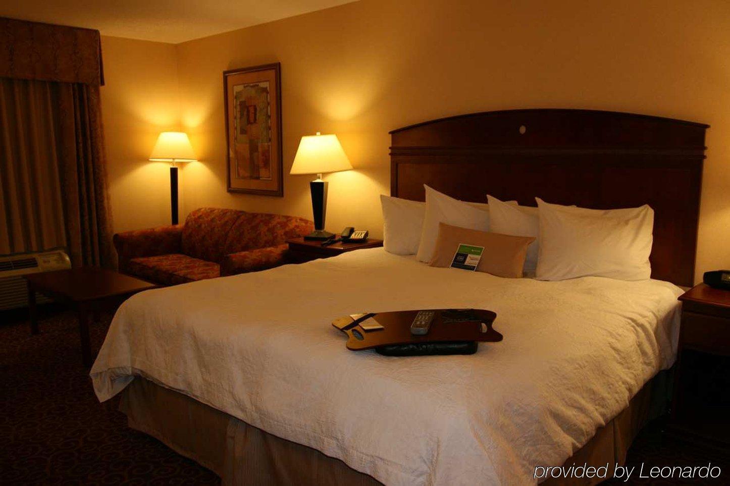 Hampton Inn East Windsor Room photo